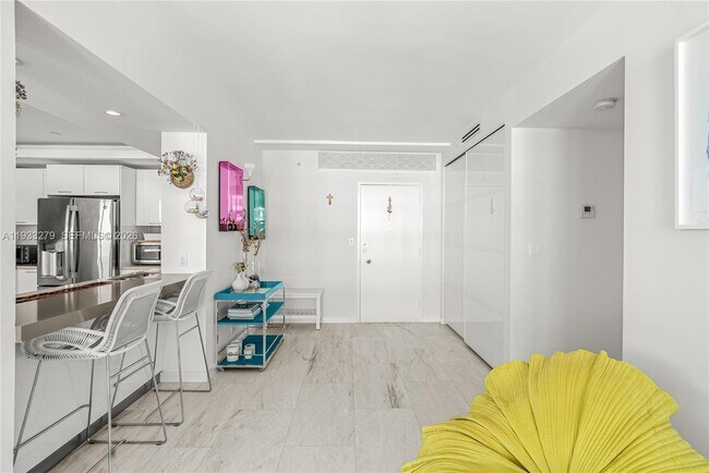 Building Photo - 5055 Collins Ave