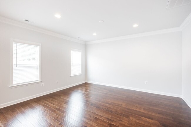 Building Photo - Beautiful 3 Bedroom Home on Corner Lot in ...