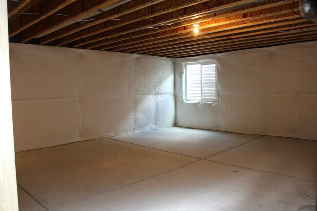 Building Photo - Like New Home Available in Severance!