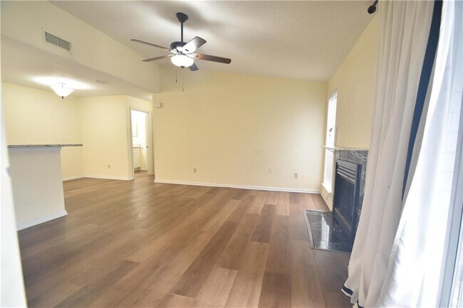 Building Photo - 310 Granville Ct