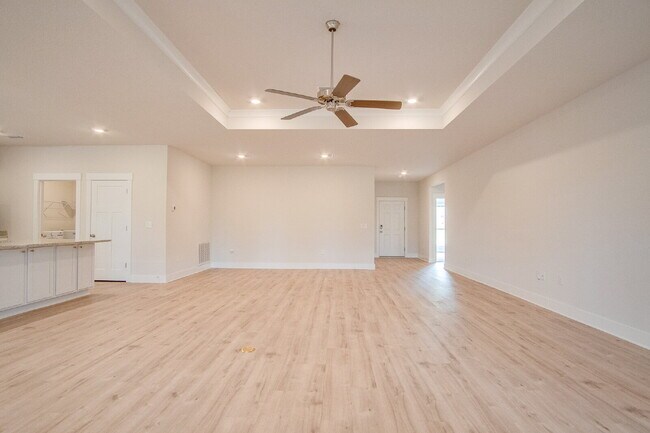 Building Photo - Deer Run 4BR/3BA Home – Solar, Community Pool & ½ Deposit for Active Military