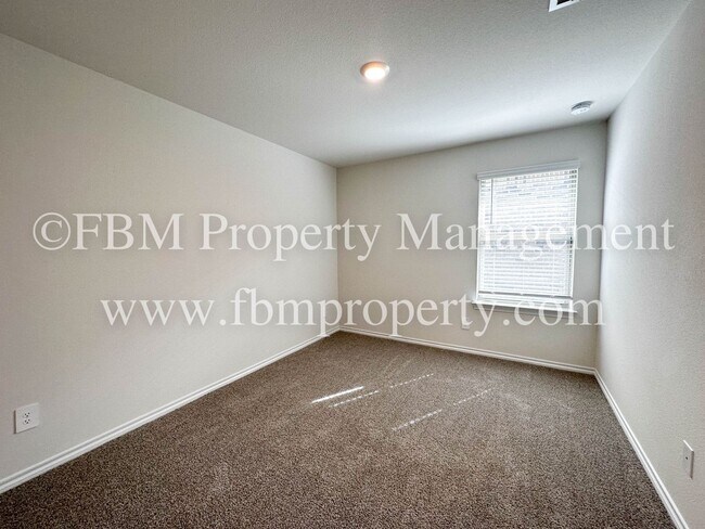 Building Photo - 864 Keystone Ct