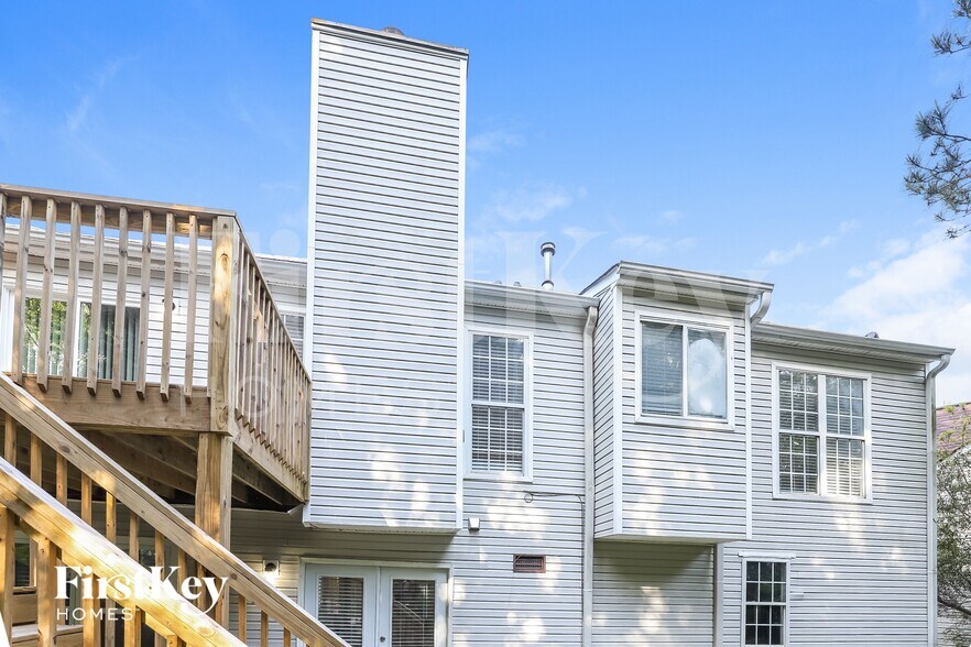 Building Photo - 3640 Palisade Park Dr