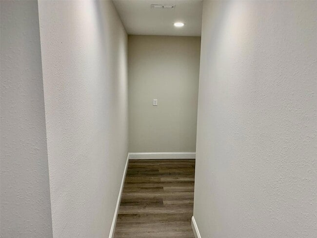 Building Photo - 6338 Lenape Ln