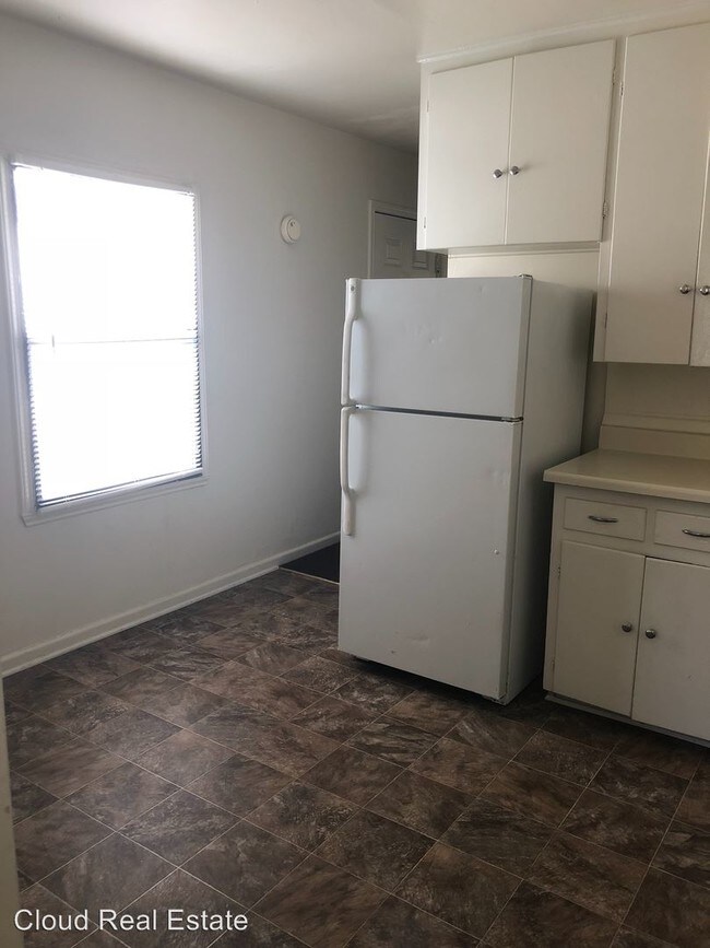 Building Photo - 603 SUTTON Dr