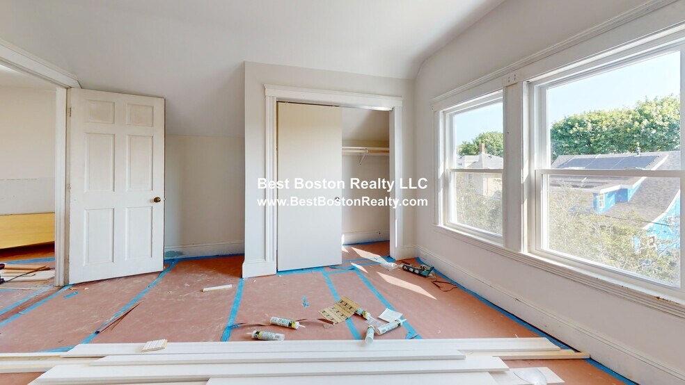 Building Photo - 47 Curtis Ave