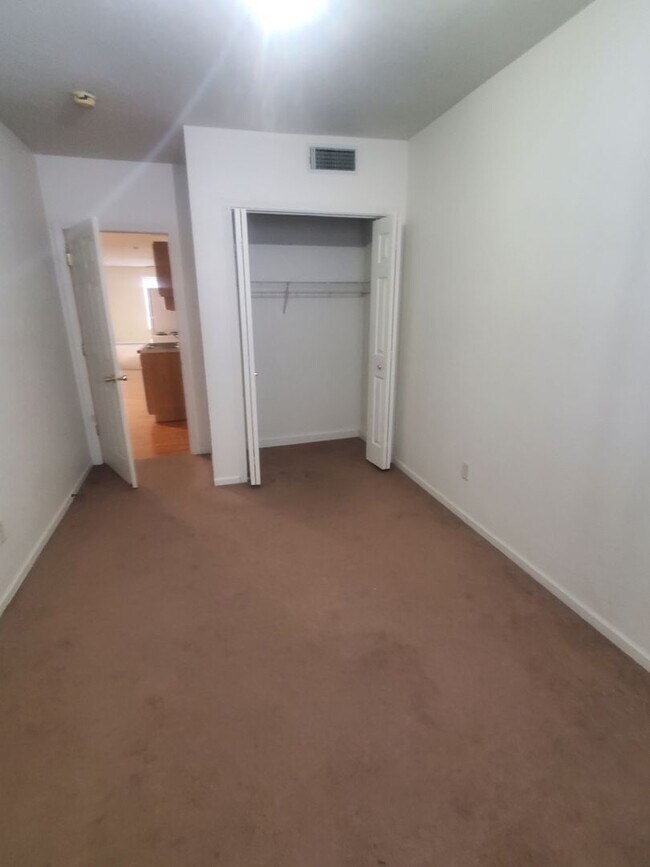 Building Photo - 127 N Jefferson St