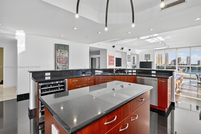 Building Photo - 6000 Island Blvd