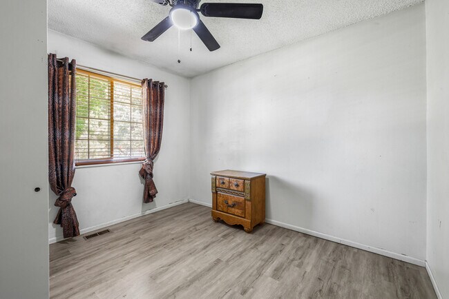 Building Photo - 2380 Middleton Ct