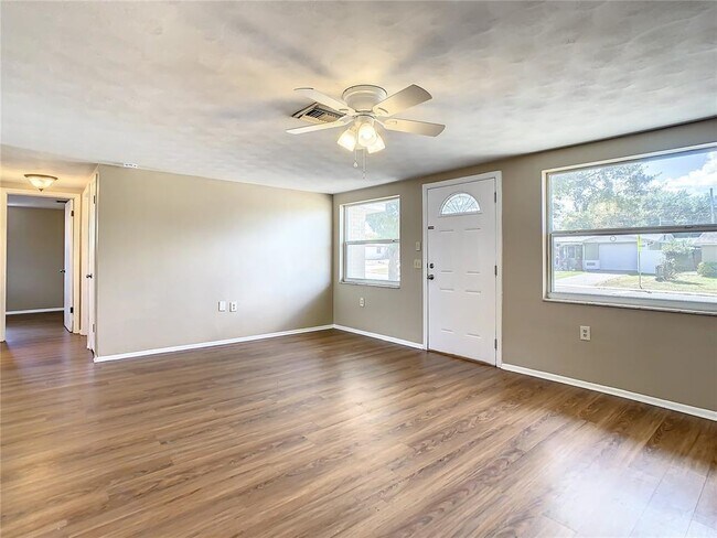 Building Photo - 5319 Drift Tide Dr