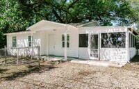 Building Photo - 5016 Saray Way