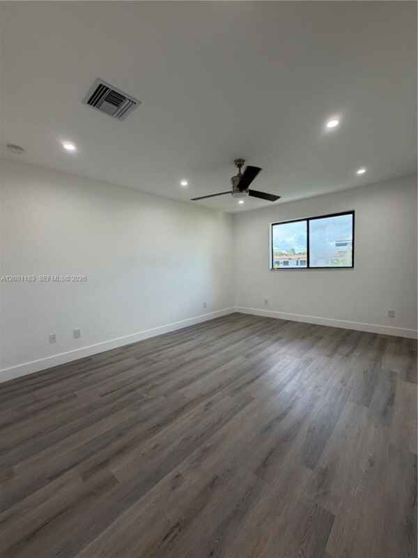 Building Photo - 4655 SW 32nd Terrace