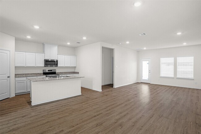 Building Photo - 3425 Marie Dr