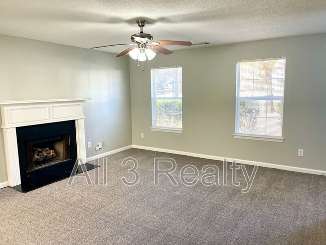 Building Photo - 2024 Smithfield Ave