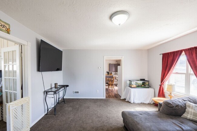 Building Photo - Cozy 4 Bedroom Home on large plot of land in Parker