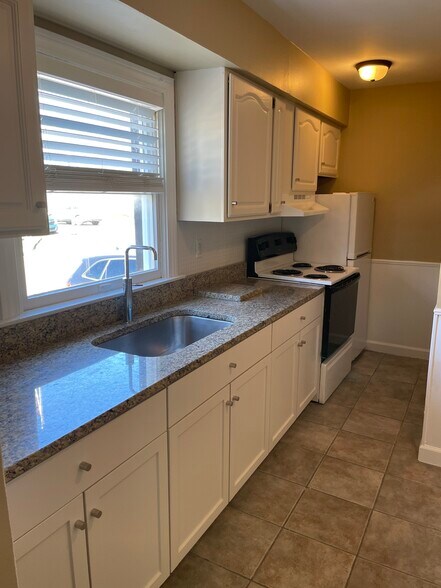 Building Photo - 26095 E Huron River Dr