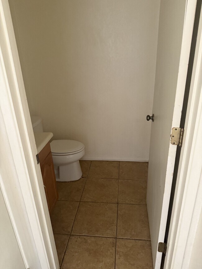 Building Photo - 433 Avenida Garza