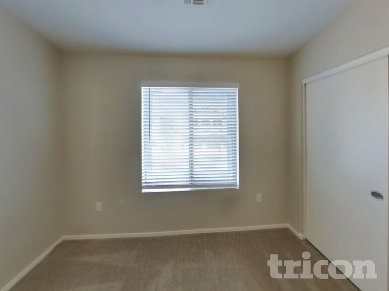 Building Photo - 17365 N Cave Creek Rd