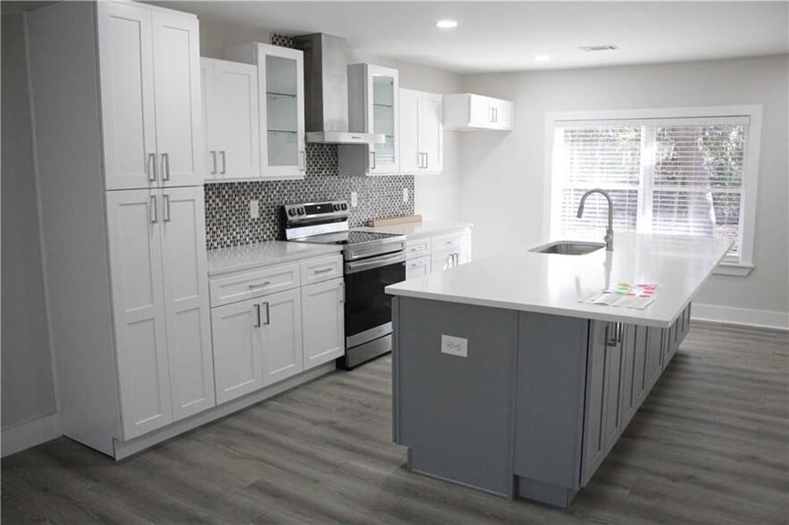 Building Photo - 970 Bates Rd