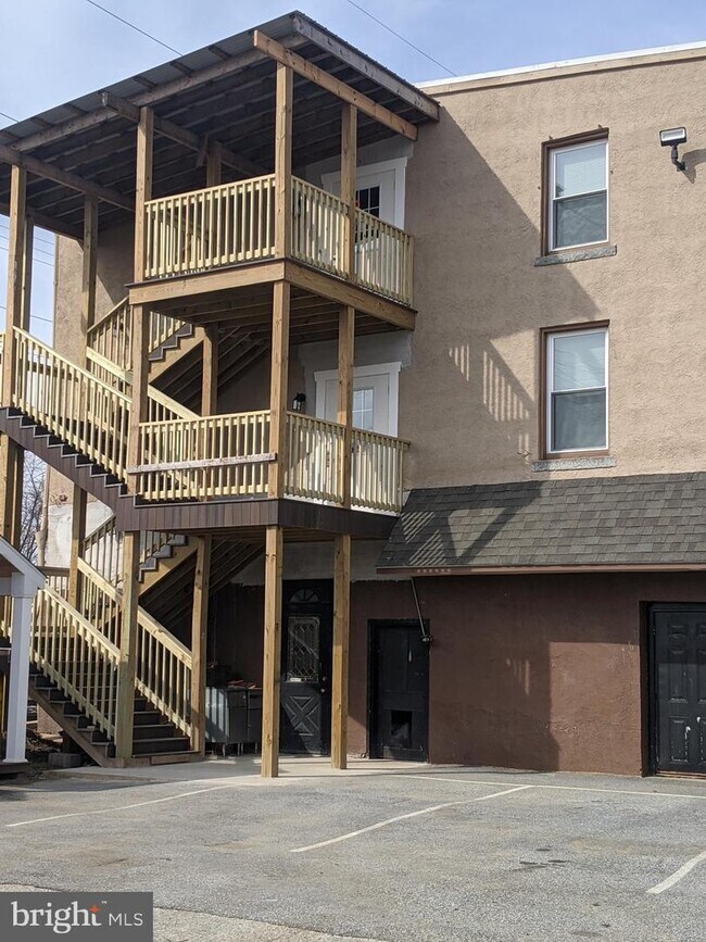 Building Photo - 3572 Lincoln Hwy