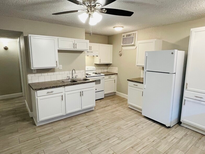 Primary Photo - Shaver Park Apartments