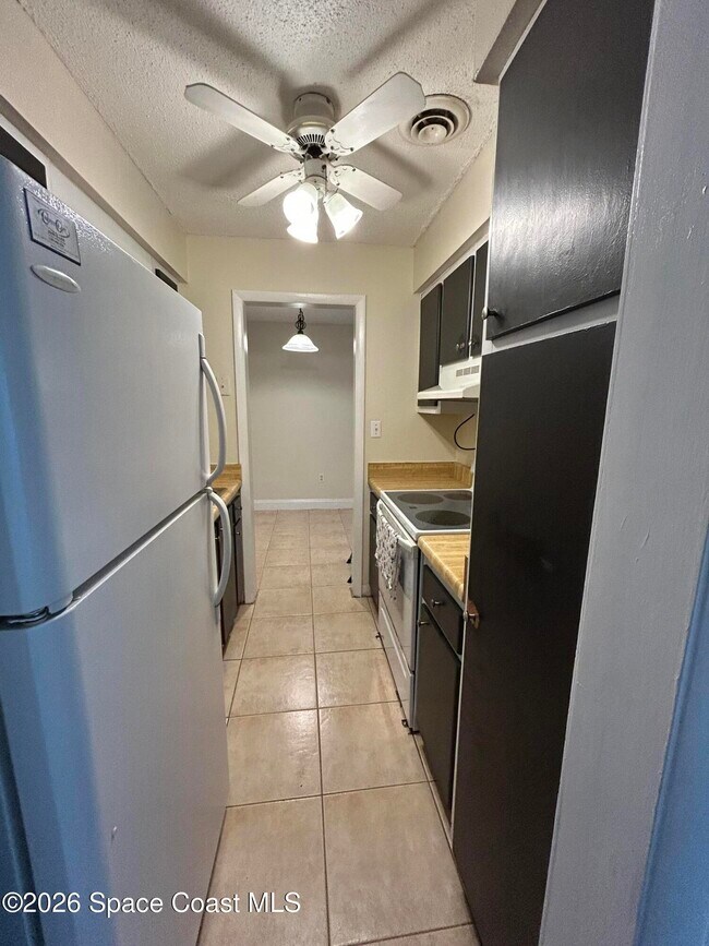 Building Photo - 310 Taylor Ave