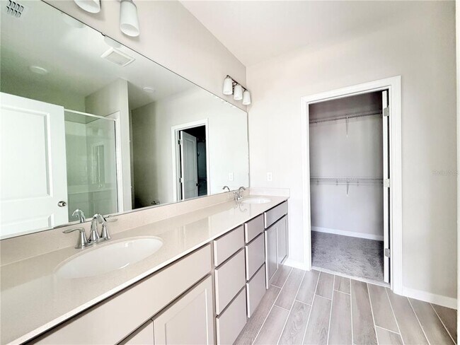 Building Photo - 15493 Bay Brg St