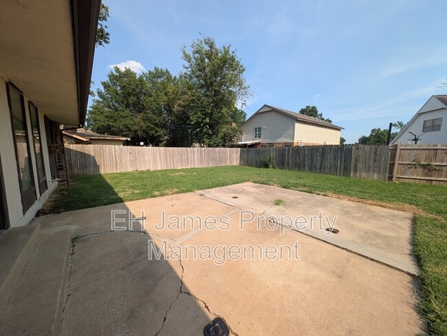 Building Photo - 8440 E 64th Pl