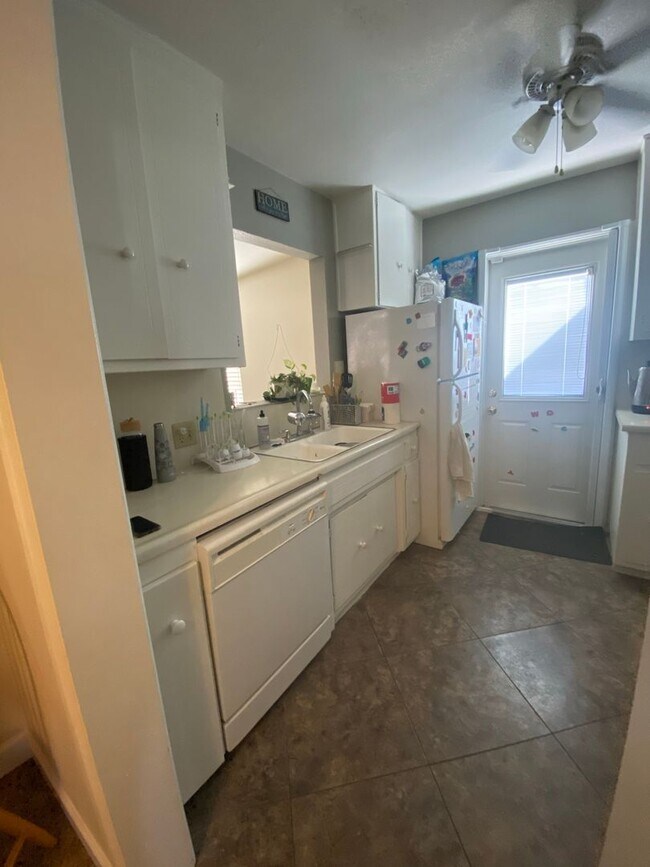 Building Photo - 3BD/2BA Beautiful Riverside Home!!