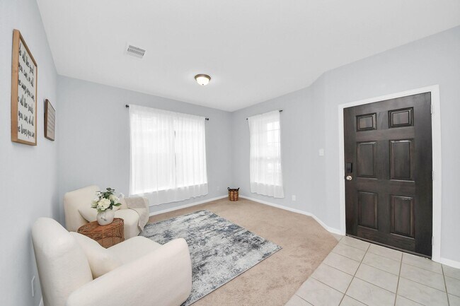 Building Photo - 208 Salange Ln