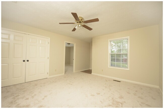 Building Photo - 107 Oakmont Ln