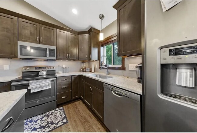 Building Photo - 1253 Turnberry Dr SE