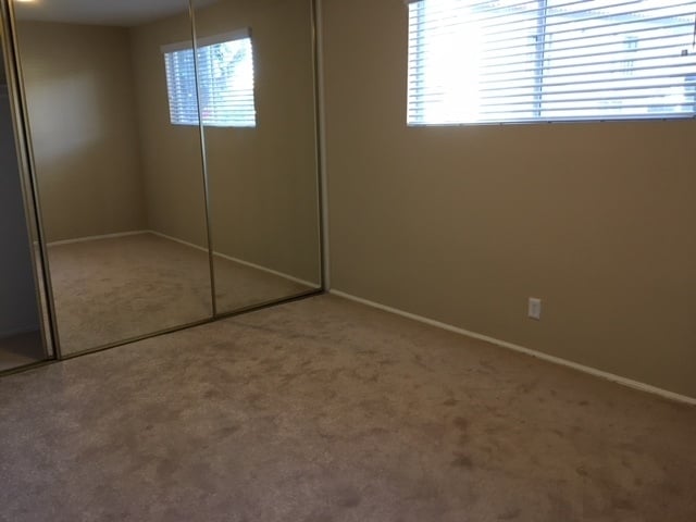 Building Photo - 4565 Hazeltine Ave