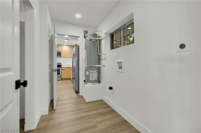 Building Photo - 2325 Sombrero Dr