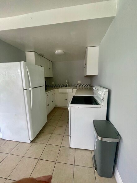 Building Photo - 311 Avanda Ct