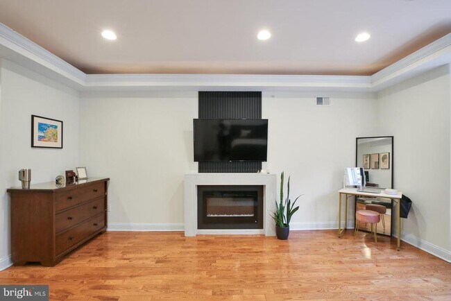 Building Photo - 1715 N Howard St