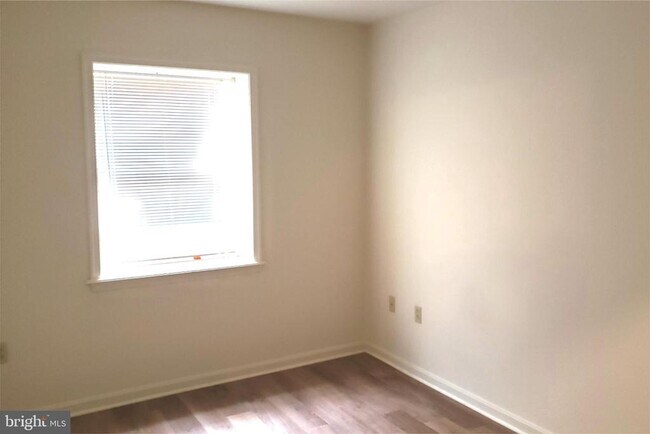 Building Photo - 121 S 3rd St