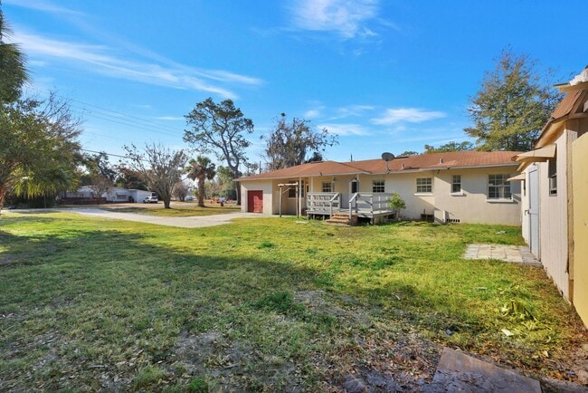 Building Photo - Stunning 3-Bedroom, 2-Bath Home in Desirable Mandarin Neighborhood!