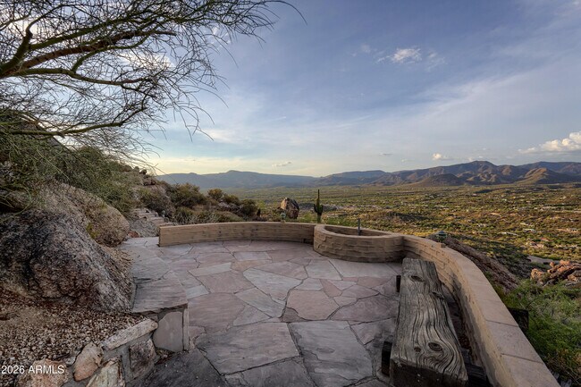 Building Photo - 6700 E Hawksnest Rd