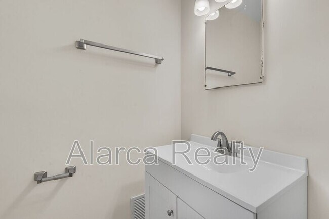 Building Photo - 3733 Manchester Dr
