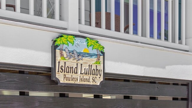 Building Photo - All Inclusive Seasonal Rental in the Beaut...