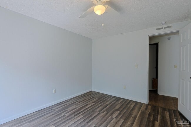 Building Photo - 6850 Bratt Rd