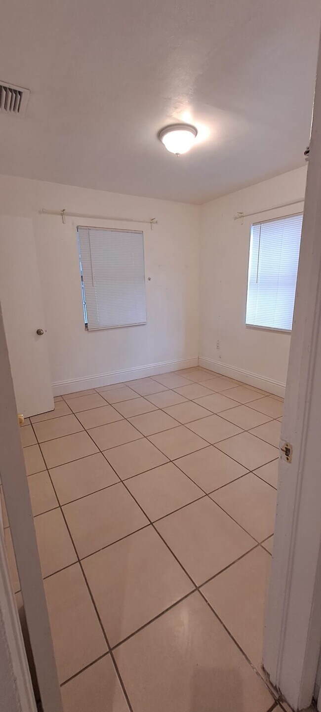 Building Photo - 3030 NW 68th St