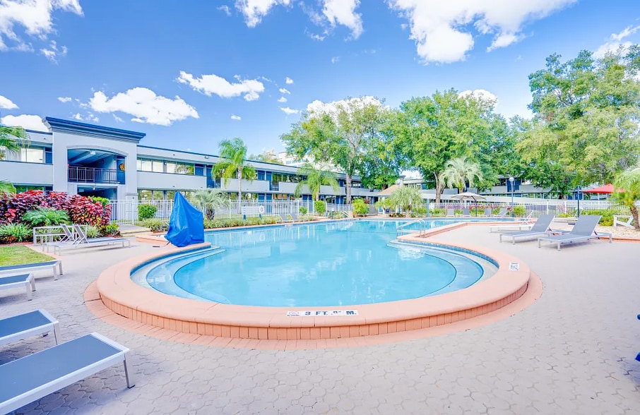 Building Photo - 2851 Maingate Village Cir