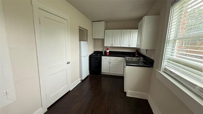 Building Photo - 3508 Mosley Ct