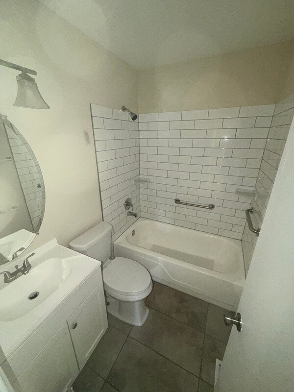 Building Photo - 506 Mansfield Dr