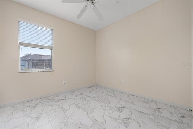 Building Photo - 2280 De Vore St