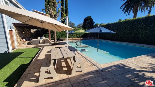 Building Photo - 4744 Haskell Ave