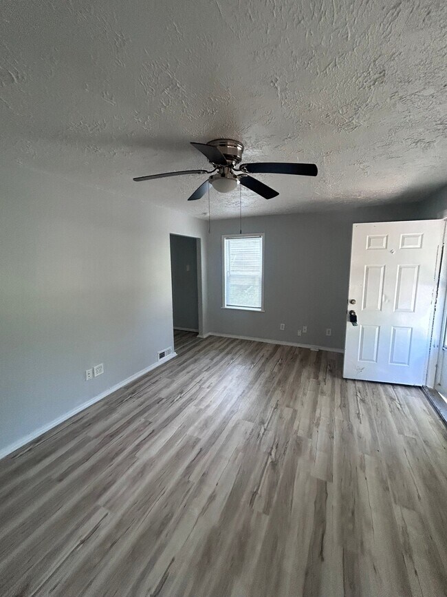 Building Photo - 7534 Blanding Dr