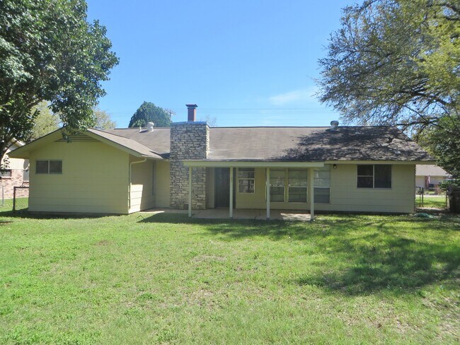 Building Photo - 3 Bedroom 2 Bathroom Georgetown Home